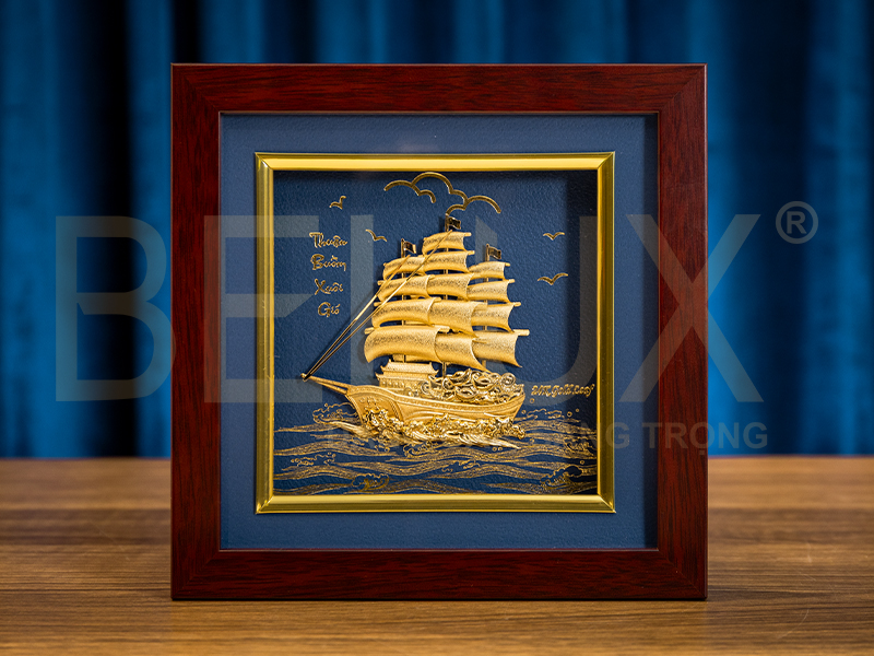 Ảnh Tranh Thuận Buồm Xuôi Gió Nền Xanh Dát Vàng Kt 20x20cm