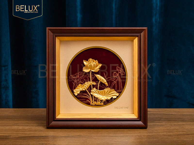 Ảnh Tranh Sen Việt Nam nền đỏ dát vàng 24k 20x20cm