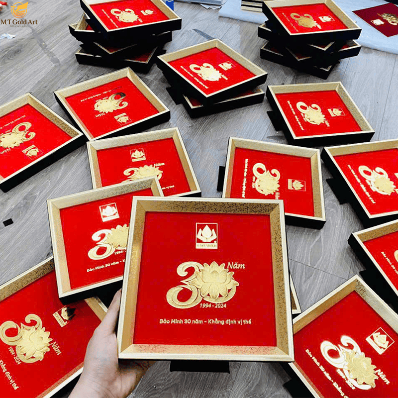 MT Gold Art chuyên sâu về các dòng quà tặng cao cấp được dát vàng 24K