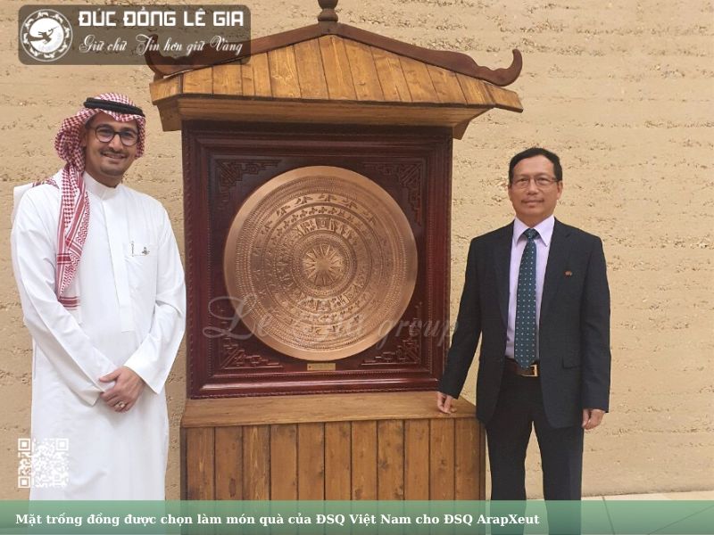 tranh-mat-trong-tang-dai-su-quan