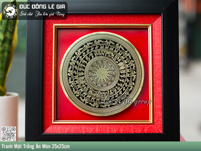 Tranh mặt trống đồng treo tường giúp định vị thương hiệu mạnh mẽ trong lòng các đối tác chiến lược