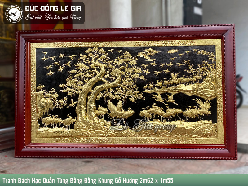 Chim hạc và cây tùng là hai biểu tượng kinh điển của sự trường thọ
