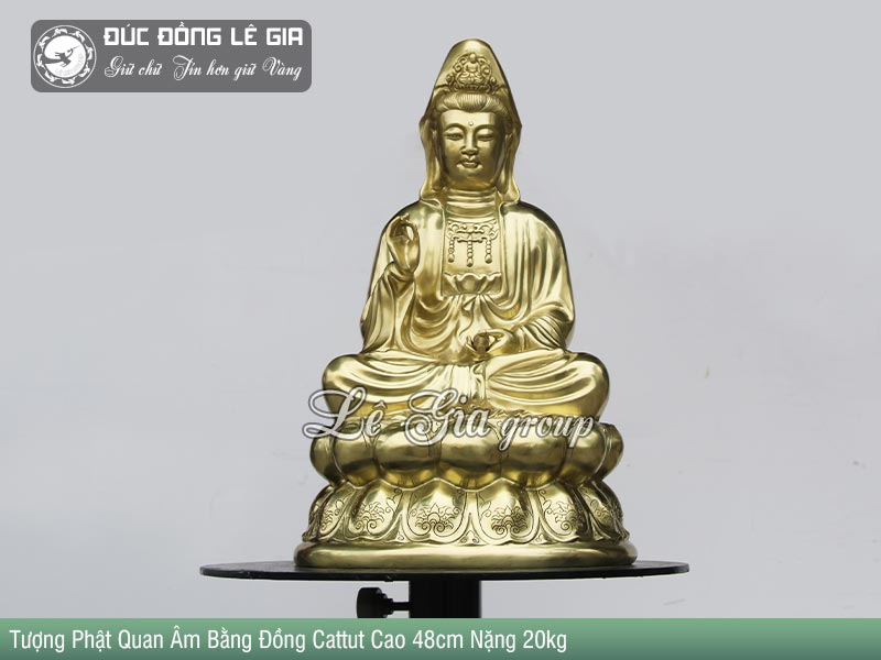 Tượng Quan Thế Âm Bồ Tát chính là món quà tặng sếp nữ về hưu