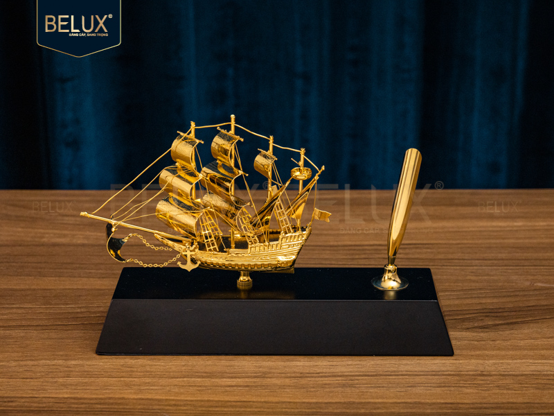 Ảnh Đế bút thuận buồm xuôi gió mạ vàng 24k 20x12cm