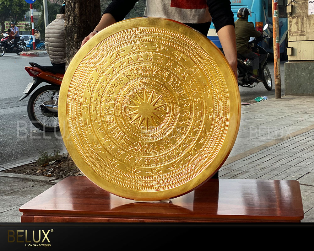Ảnh Mặt trống đồng dát vàng 9999 dk 80cm