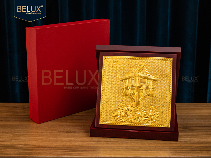 Ảnh Hộp gỗ mặt vuông Chùa Một Cột mạ vàng 24k 23x23cm