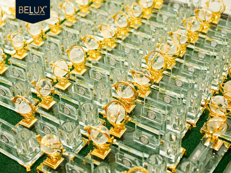 Ảnh Đế bút pha lê Hội Nghị Tổng Kết HNQT D17 bằng đồng