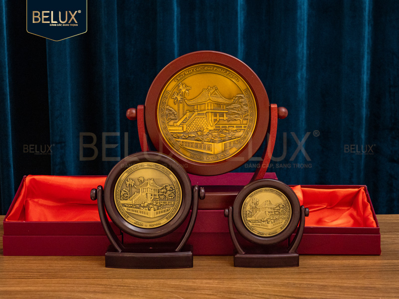 Ảnh Mặt đĩa xoay Chùa Một Cột bằng đồng