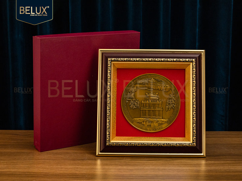 Ảnh Tranh mặt đĩa Tháp Rùa bằng đồng 26x26cm