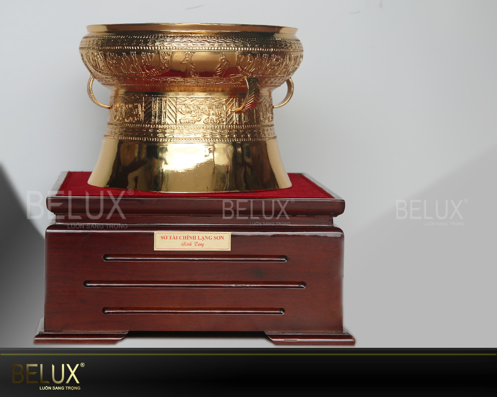 Ảnh Trống Đồng Hoa Văn Nổi Mạ Vàng 24k D30