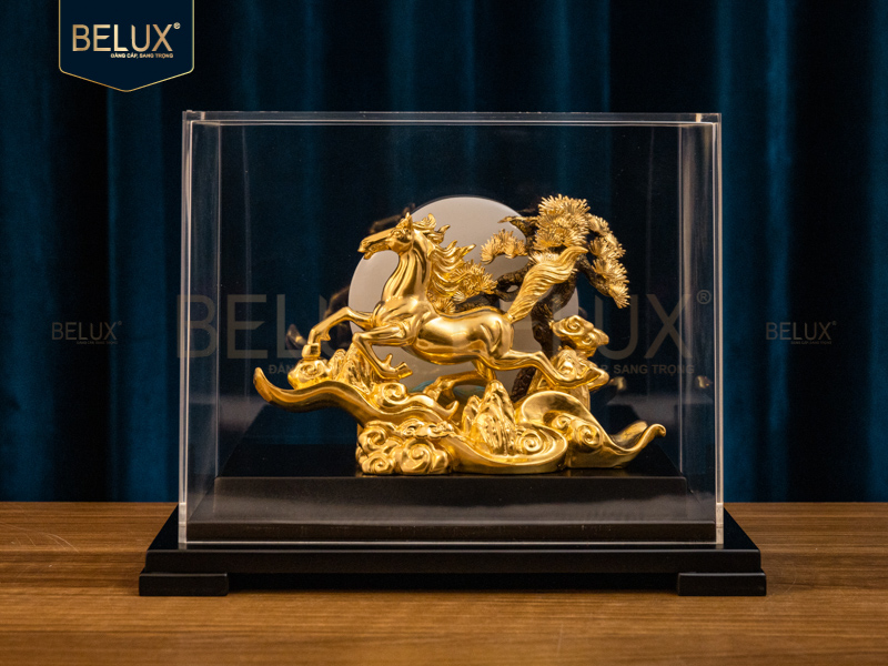 Ảnh Tượng Ngựa Phong Vân dát vàng 24k 24x19x15cm