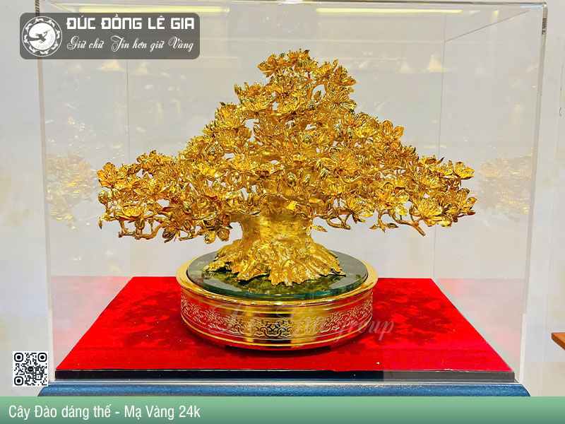 Cây Đào Dáng Thế Mạ Vàng 24K – Linh Hồn Mùa Xuân Trong Ánh Vàng Trường Tồn