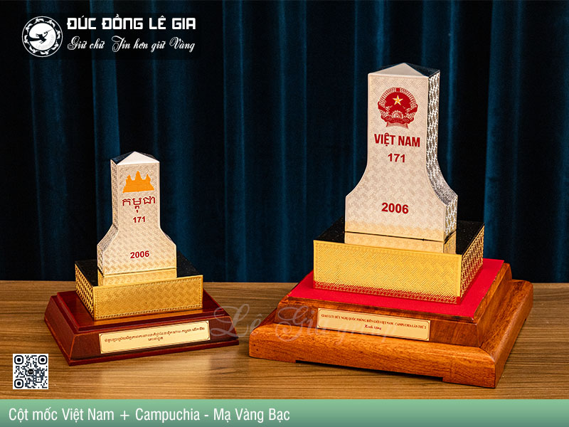 Cột mốc Việt Cam - Mạ Vàng Bạc