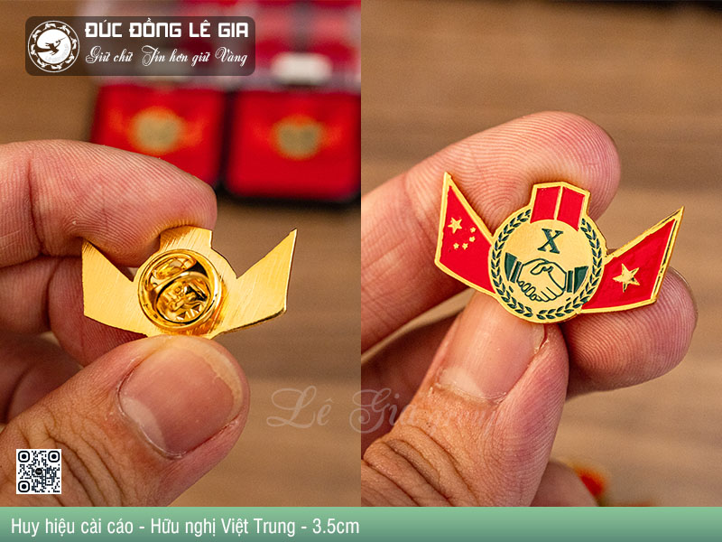 Huy hiệu cài cáo - Hữu nghị Việt Trung