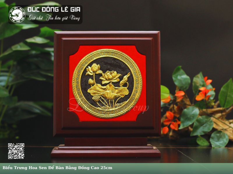Ảnh Biểu Trưng Hoa Sen Để Bàn Bằng Đồng Cao 25cm