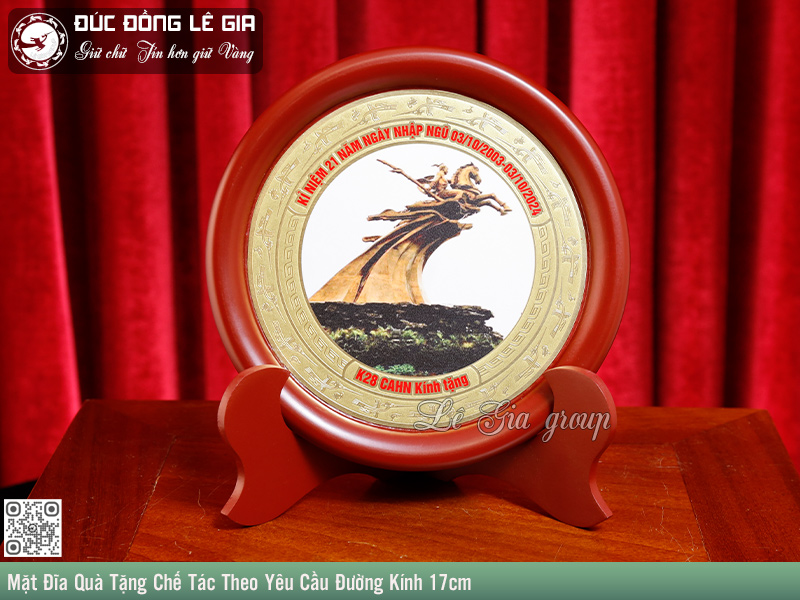 Ảnh Mặt Đĩa Quà Tặng Chế Tác Theo Yêu Cầu Đường Kính 17cm