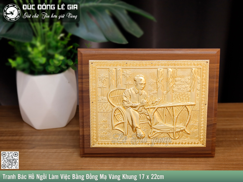 Ảnh Tranh Bác Hồ Ngồi Làm Việc Bằng Đồng Mạ Vàng Khung 17 x 22cm