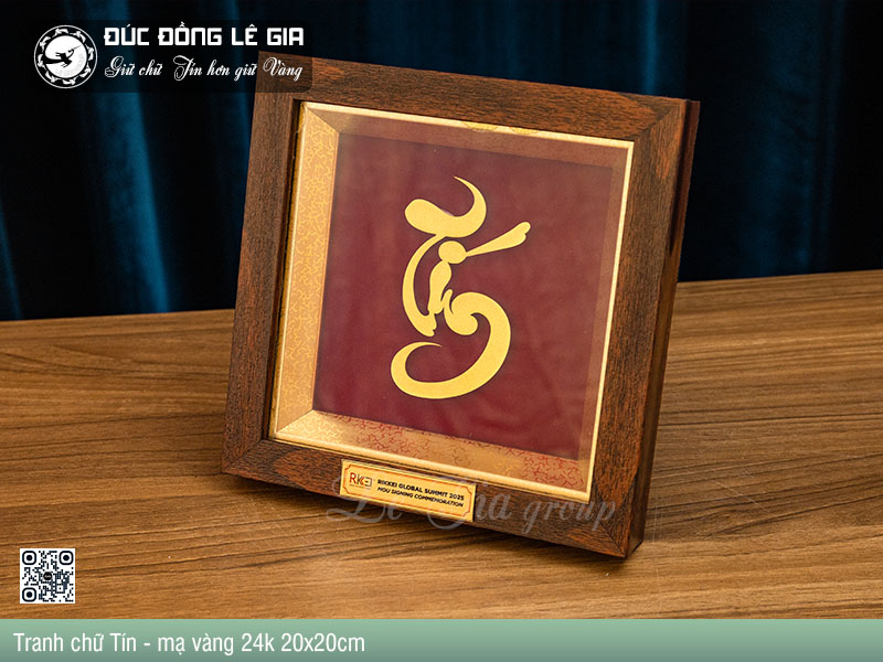 Tranh chữ Tín  Bằng Đồng mạ vàng 24k Khung 20x20cm