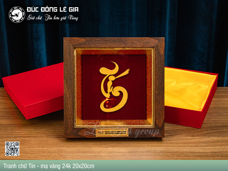 Tranh chữ Tín  Bằng Đồng mạ vàng 24k Khung 20x20cm