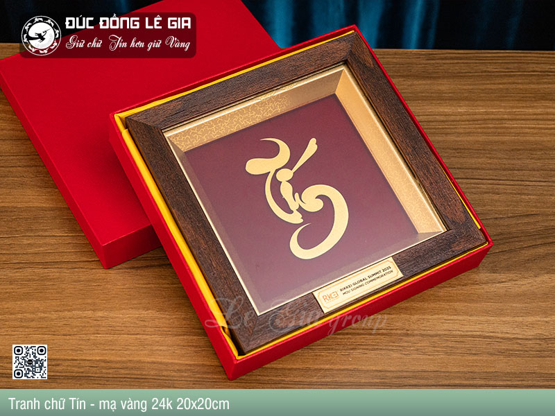 Tranh chữ Tín  Bằng Đồng mạ vàng 24k Khung 20x20cm