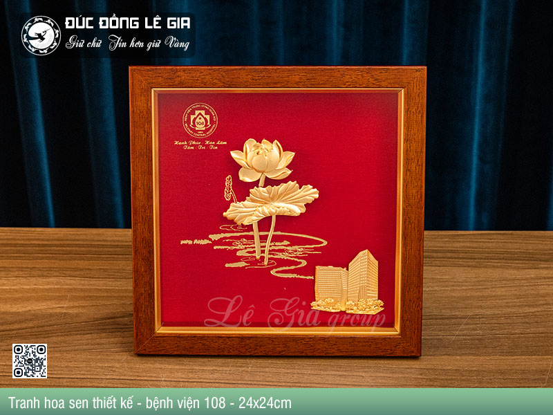 Tranh hoa sen thiết kế - bệnh viện 108 dát vàng 24k - 24x24