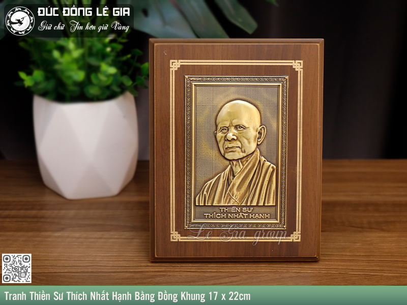 Tranh Thiền Sư Thích Nhất Hạnh Bằng Đồng Khung 17 x 22cm