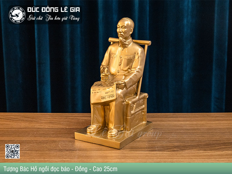 Tượng Bác Hồ ngồi đọc báo - Đồng - Cao 25cm