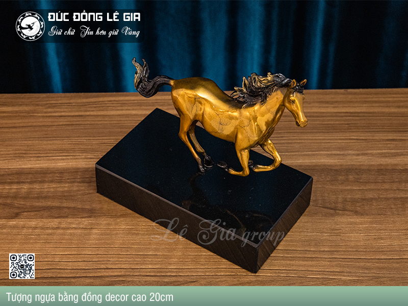 tuong-ngua-decor-nhat-ma-thang-tien