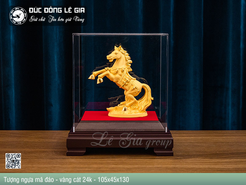 Ảnh Tượng ngựa mã đáo bằng đồng mạ vàng cát 24k