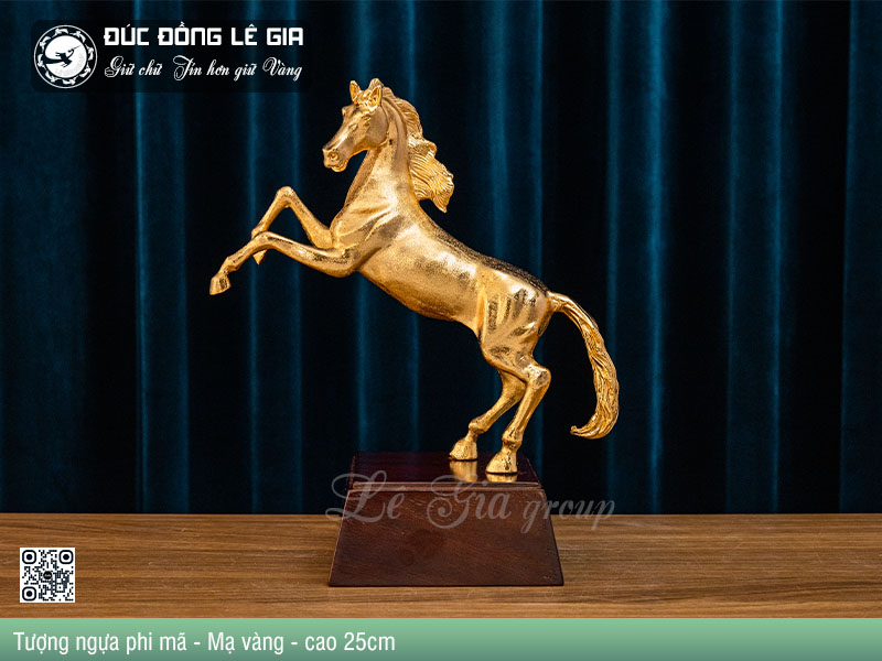 Tượng Ngựa Phi Mã Mạ Vàng 24k – Biểu Tượng Của Sự Bứt Phá Và Thịnh Vượng