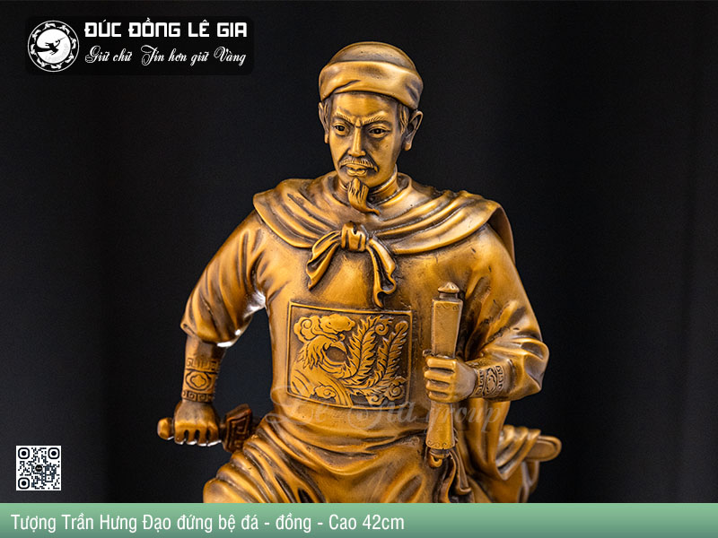 tuong-tran-hung-dao-dung-be-da-bang-dong-dep