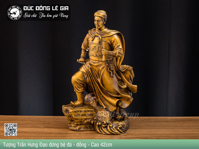 Tượng Trần Hưng Đạo đứng bệ đá bằng đồng - C31 I 42 cm