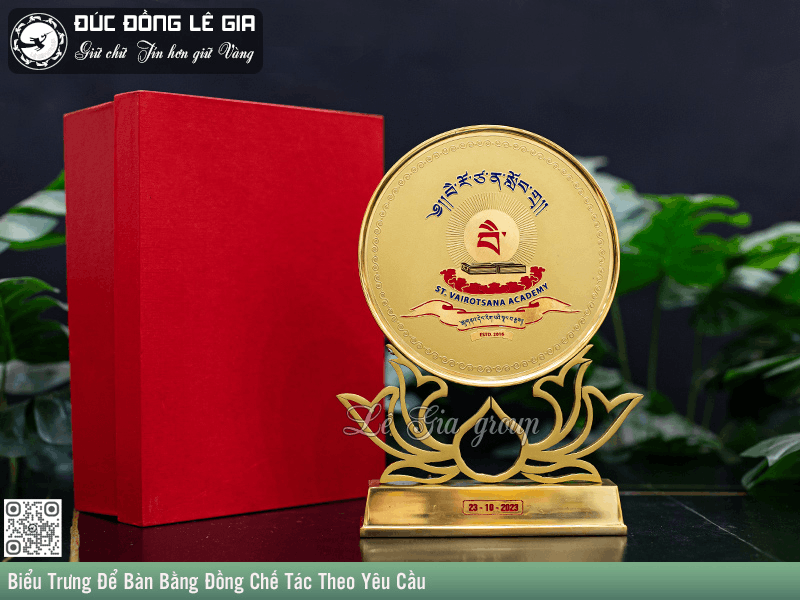 Đĩa lưu niệm khắc logo Lê Gia