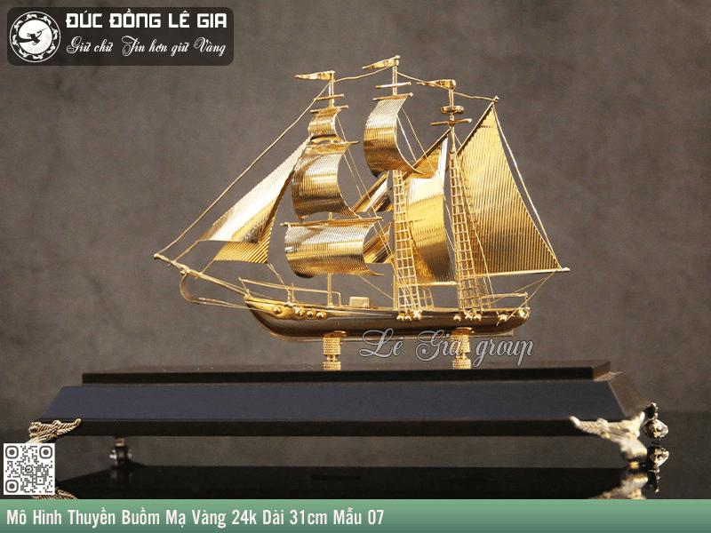 Mô hình thuyền buồm cỡ vừa bằng đồng mạ vàng Lê Gia