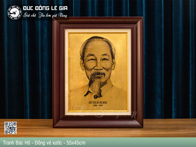 Bức tranh Bác Hồ thể hiện sự tôn kính tuyệt đối đối với vị lãnh tụ vĩ đại của dân tộc