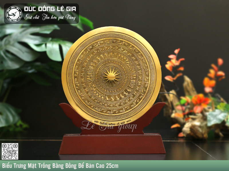 Biểu Trưng Mặt Trống lưu niệm đế gỗ cao 25cm- Quà tặng trống đồng cho khách nước ngoài