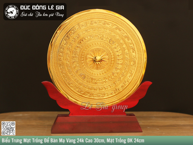 Biểu Trưng Mặt Trống Đế Gỗ Mạ Vàng 24k Cao 30cm